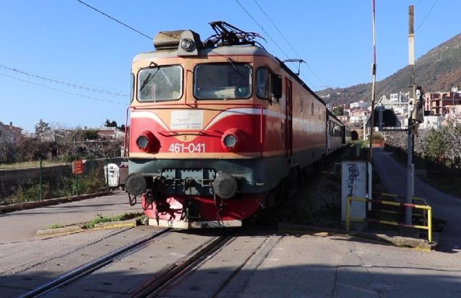 Bar: Rampa na pružnom prelazu ne radi već mjesec, mještani zabrinuti