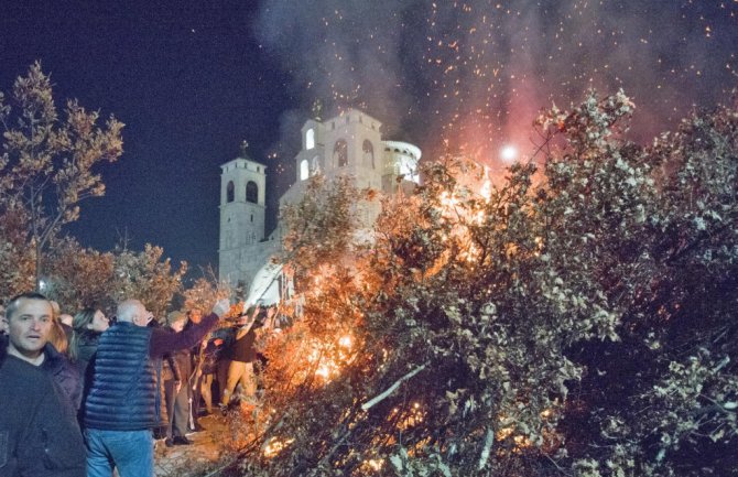 Danas je Badnji dan – praznik ljubavi i pomirenja