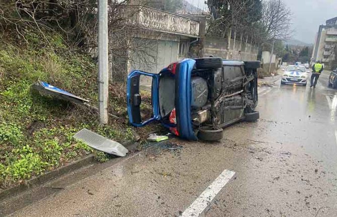 Dvoje povrijeđenih u saobraćajnoj nezgodi u Haj Nehaju