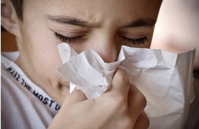 Ljekari upozoravaju: Uzdržavanje od kihanja može da bude opasno