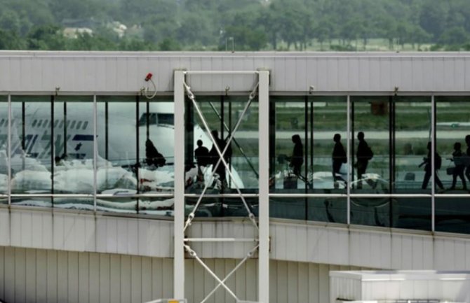 Na aerodromu JFK u Njujorku pronašli gomilu kokaina među smrznutim škampima