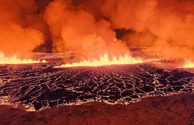 Islanđani se pripremaju za odbranu od lave: Gradi se nasip veličine trospratnice