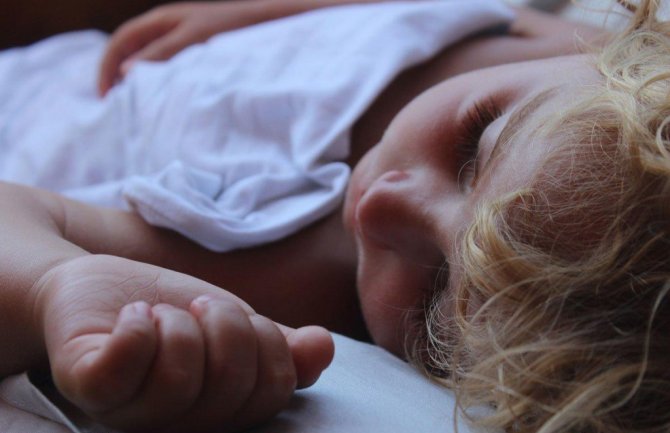 Tri savjeta kako da beba preko dana odspava duže od 30 minuta