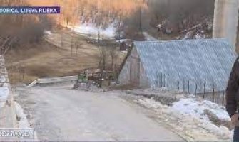 Ostali bez priključka na autoput, muku muče sa poledicom