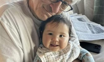 Robert de Niro objavio fotografije sa desetomjesečnom kćerkicom