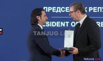 Vučić dodijelio Kovaču Orden srpske zastave drugog stepena