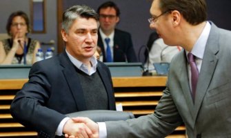 Milanović kaže da je srpska politika „kupusara“, Vučić mu „otpozdravlja“ glavicom kupusa