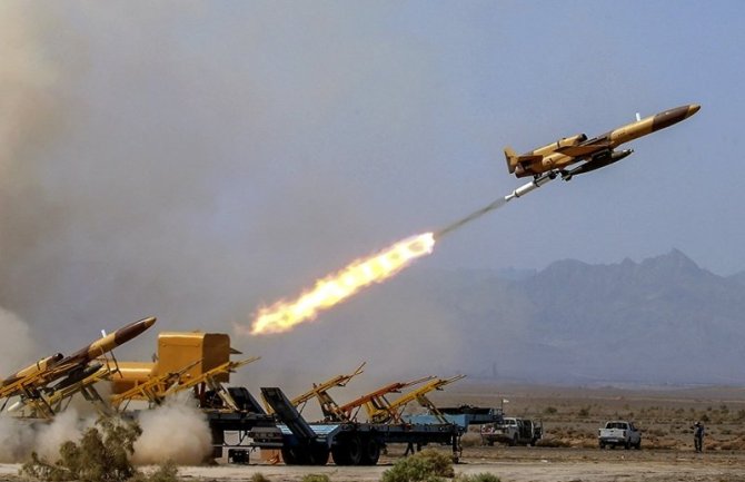 Iran šalje Rusiji stotine balističkih projektila