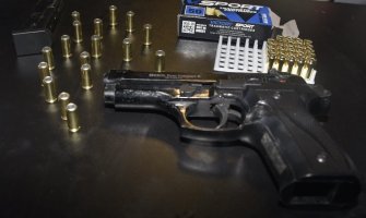 Kontrolom ugostiteljskog objekta u Budvi pronađen pištolj, kod jednog lica pronađen i kokain, podnijeta krivična prijava