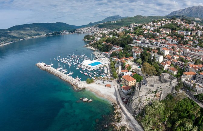 NVO: Zvaničnici da osude necivilizacijski čin, vlasti u Herceg Novom da upute javno izvinjenje Nikolaidisu