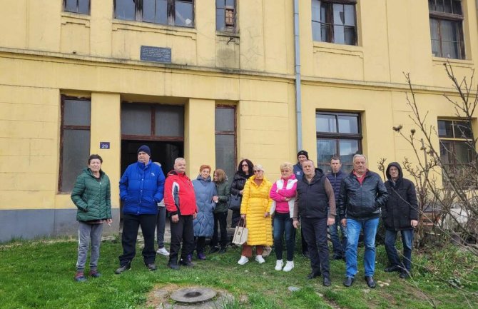 Protest stanara zgrade u Bijelom Polju: Iznijeće krevete i 