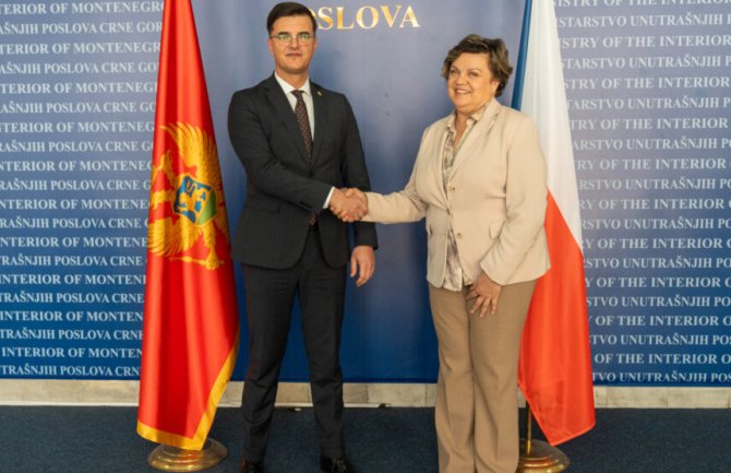 Ministar unutrašnjih poslova sa ambasadorkom Češke
