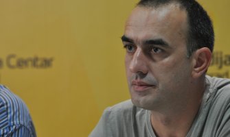 Iza zahtjeva da se Dinko Gruhonjić protjera sa fakulteta stoje i proruski kanali, političari i snajperisti