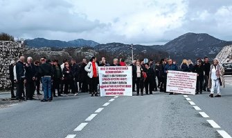 Bivši radnici Košute i danas blokiraju put Cetinje-Podgorica