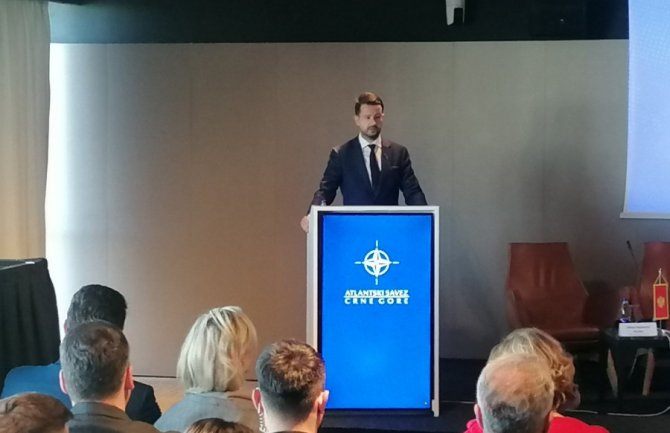 NATO Crnoj Gori obezbijedio zaštitu, članstvo odluka moderne države