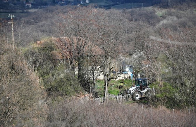 SPASILAČKI TIMOVI SE POVUKLI IZ SELA ZLOT