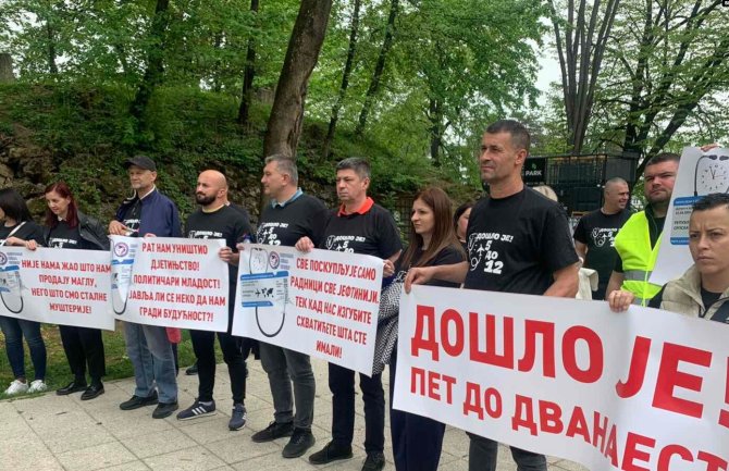 Zdravstveni radnici RS na protestima u Banjaluci traže veće plate