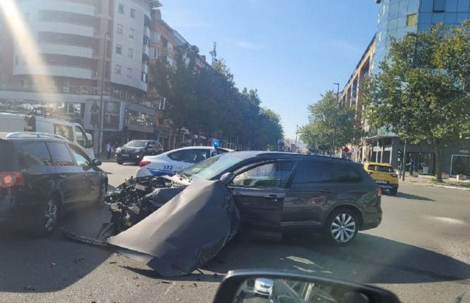 Za 24 sata 18 saobraćajnih nezgoda: Tri osobe povrijeđene