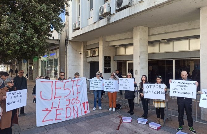  Protest građana ispred SDT-a: Danas Katnić žrtva optuženih za 