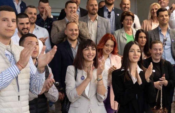 DPS predao izbornu listu u Budvi: Vrijeme je za promjenu vlasti