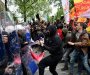 U Istanbulu privedeno više od 200 ljudi, policija rasporedila snajperiste