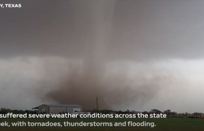 Više od 400 osoba evakuisano zbog poplava u Teksasu