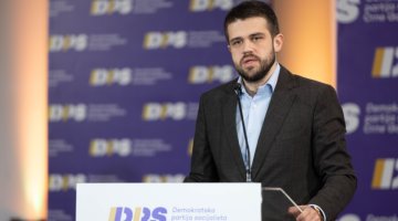 Nikolić: Spajić popustio pred ucjenom Kneževića i zaustavio evropski put Crne Gore