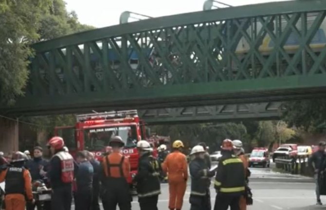 Teška nesreća u Argentini: U sudaru voza i lokomotive povrijeđeno najmanje 90 osoba