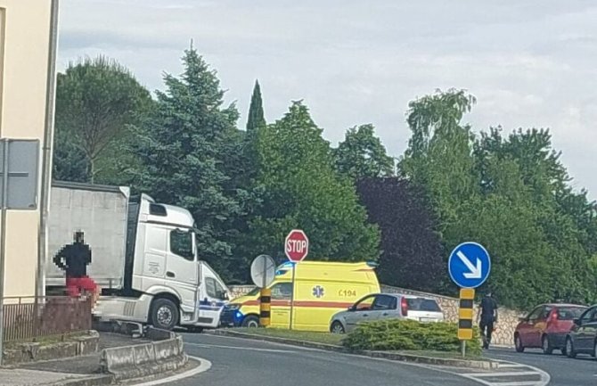 Teška saobraćajna nesreća u Hrvatskoj: Auto puno migranata se zabilo u zid, četvoro pogunulih