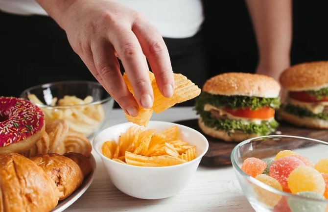 Nutricionisti upozoravaju na šest namirnica koje najviše uzrokuju debljanje na području stomaka