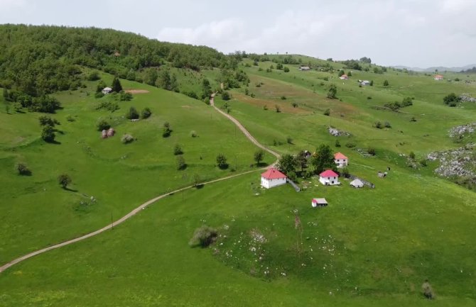 U dva sela bili jednoglasni za i protiv, nakon 18 godina jednako razočarani