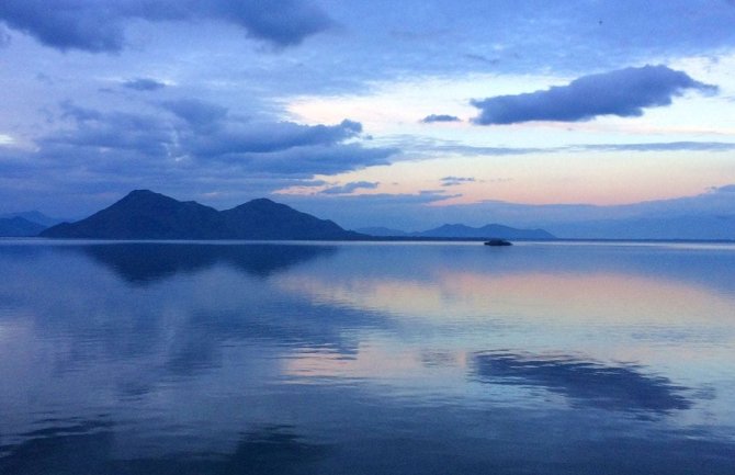Dramatično na Skadarskom jezeru: Spašene četiri osobe, jak vjetar i talasi otežavali akciju