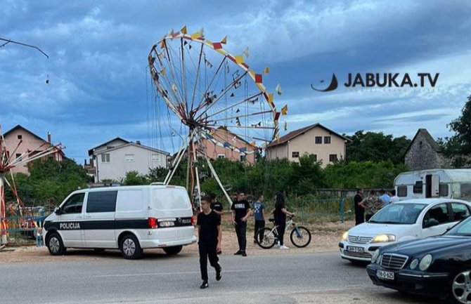 Drama u Hercegovini: Šestero djece povrijeđeno nakon pada s ringišpila