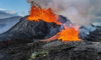 Erupcija vulkana na Filipinima, najmanje 2.800 ljudi evakuisano