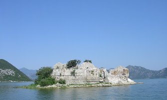 Posjetioci pored karte za NP plaćaju i obilazak manastira Kom, novac namijenjen rekonstrukciji krova