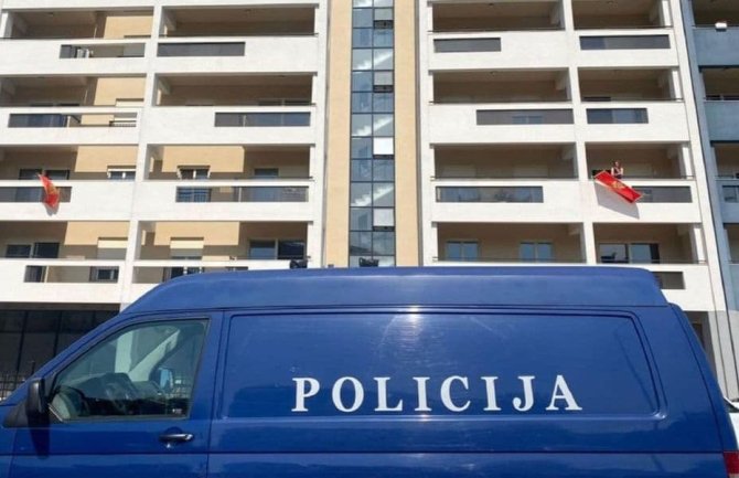 Policija ponovo htjela da kontroliše pečate na stanovima Bemaksa koji su još u četvrtak ,,otpečaćeni“?!