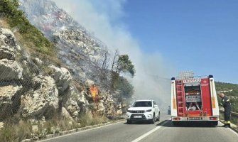 Izbio požar iznad Dubrovnika, prekinut saobraćaj Jadranskom magistralom