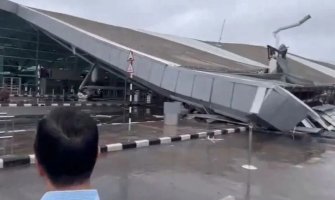 Urušio se krov aerodroma u Delhiju, poginula jedna osoba