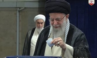 U Iranu se održavaju predsjednički izbori, ajatolah Hamenei glasao među prvim