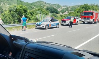 Vozilo sletjelo sa puta Cetinje - Budva: Tri osobe povrijeđene