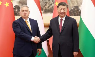 Orban iznenada u Pekingu da “podrži Sijev mirovni plan”