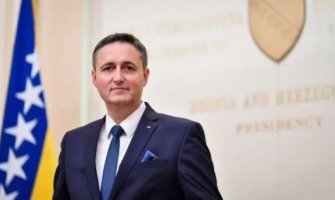 Bećirović poručio Vučiću da ‘prestane potkopavati suverenitet BiH i prijetiti miru’