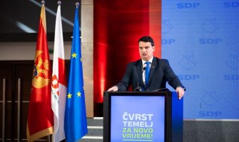 Odžić: Rekonstrukcija Vlade završni udarac DF-a, Mandić će i formalno preuzeti upravljanje Vladom