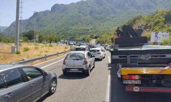 AMSCG: Tokom dana pojačan intenzitet saobraćaja