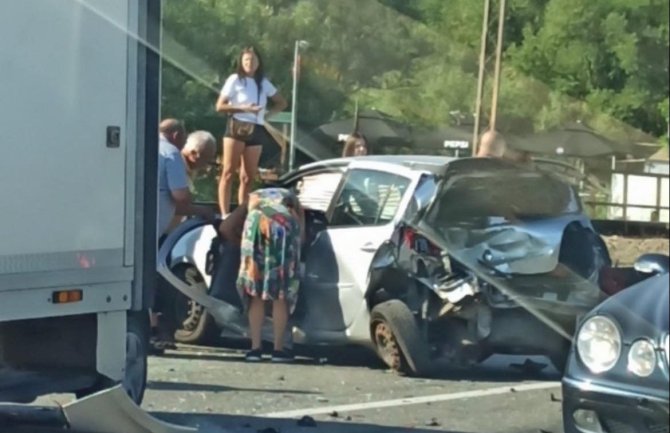 Sudar četiri vozila kod Virpazara, saobraćaj u prekidu