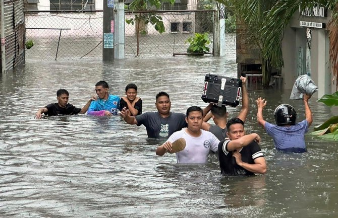 Na Filipinima poginulo 20 ljudi u tajfunu Gaemi