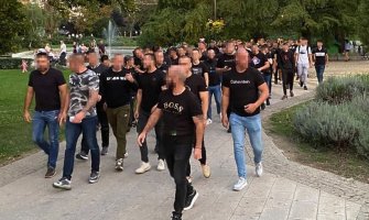 Srbijanski navijači uhapšeni u Amsterdamu zbog natpisa na majicama