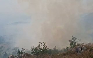 Požar u brdima iznad Cetinja i Budve se širi, akcija Službe zaštite i spašavanja bila je neuspješna