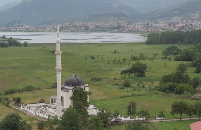 U Plavu otvorena Šehidska džamija