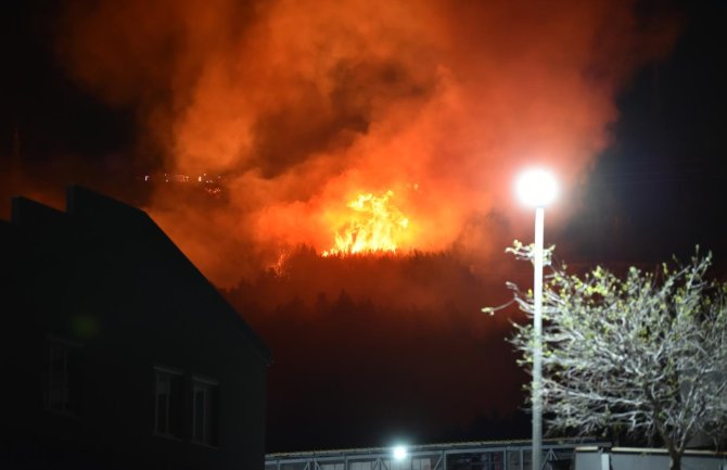 Više većih požara u regionu, gašenje ometa jak vjetar